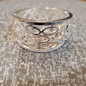 Vintage Metal Spring Close Bracelet